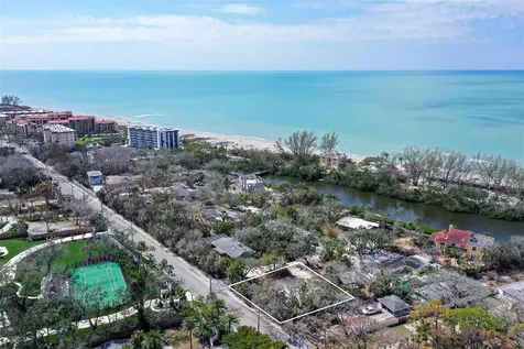 8504 Heron Lagoon Circle Sarasota FL 34242