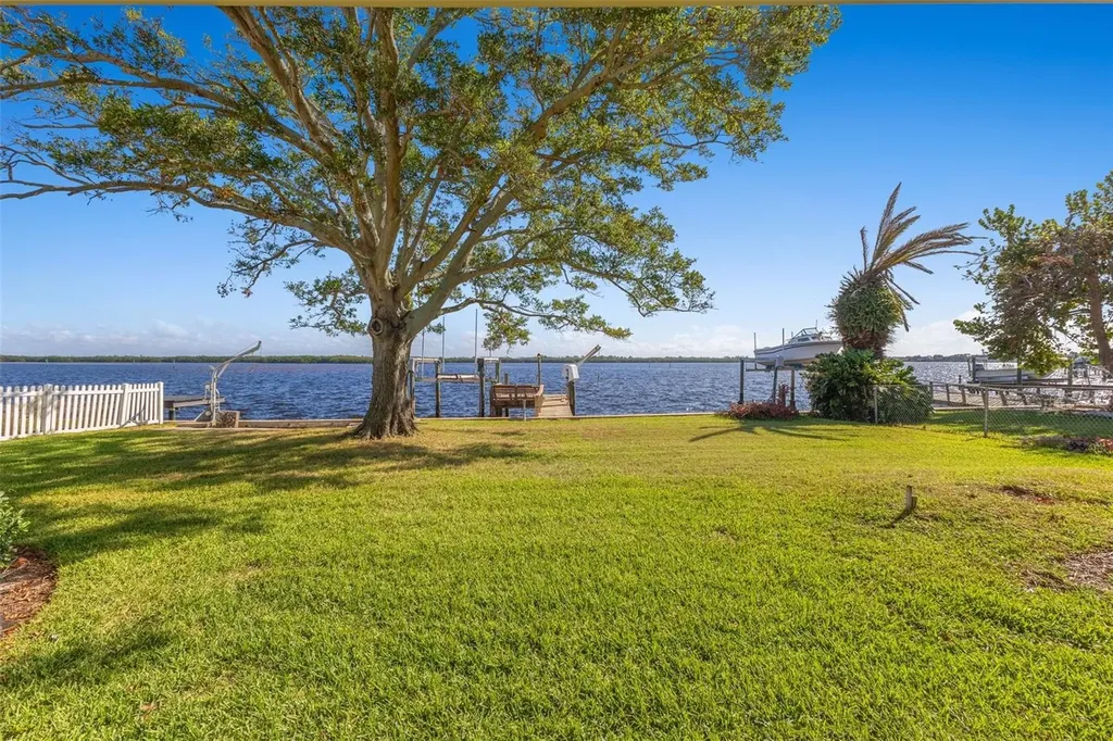 6151 Bayou Grande Boulevard NE St Petersburg FL 33703