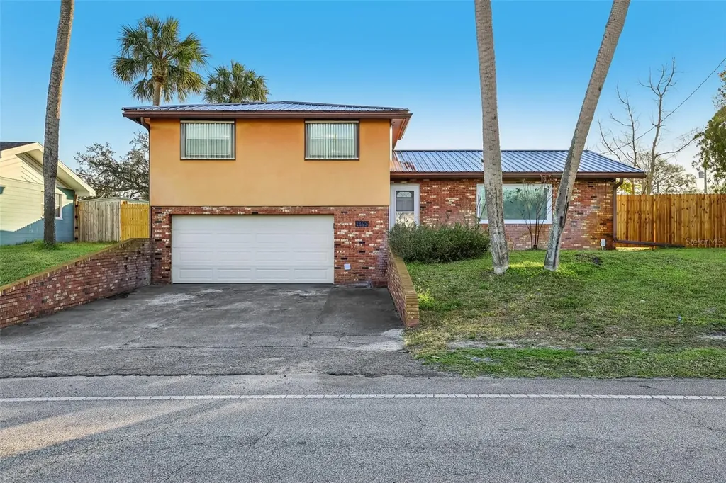 1493 Derbyshire Road Daytona Beach FL 32117
