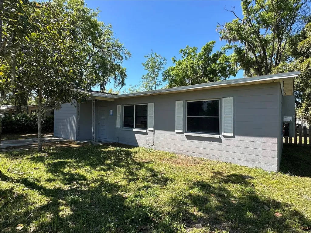 1003 N Bracewell Drive Plant City FL 33563