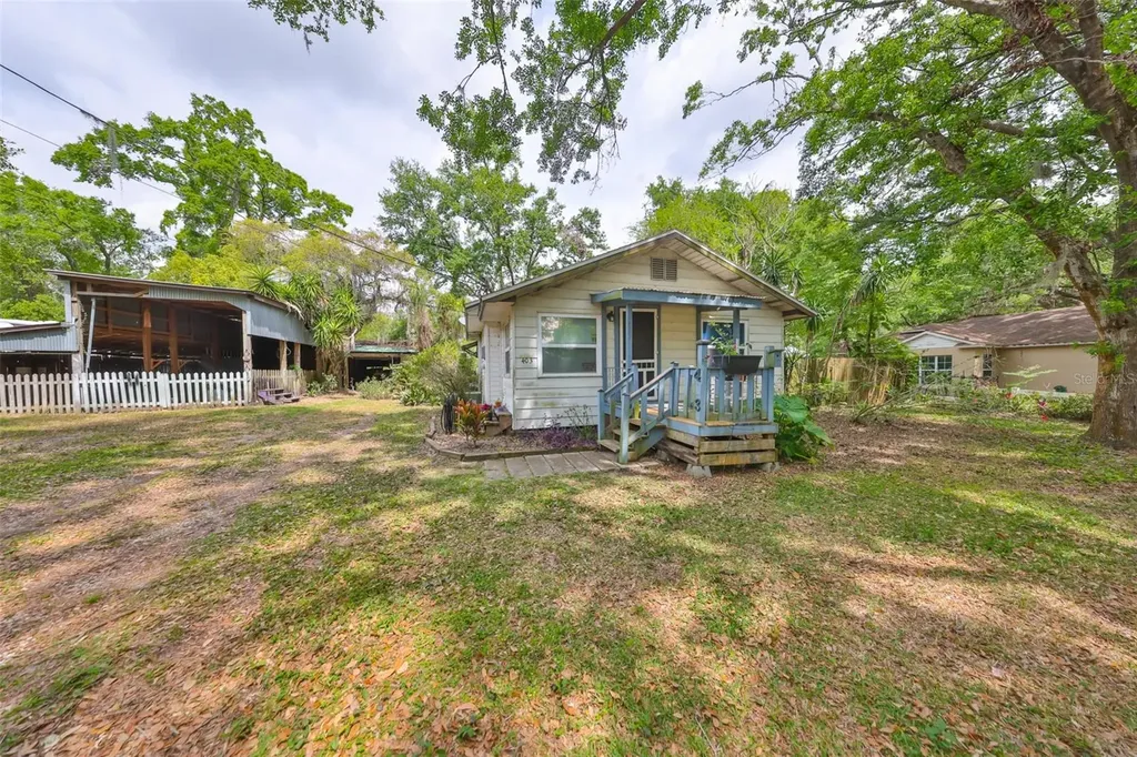 403 Skywood Drive Valrico FL 33594