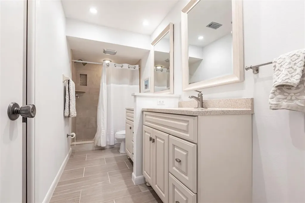 7151 Wood Creek Drive Sarasota FL 34231