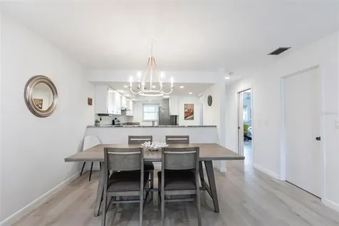 7151 Wood Creek Drive Sarasota FL 34231