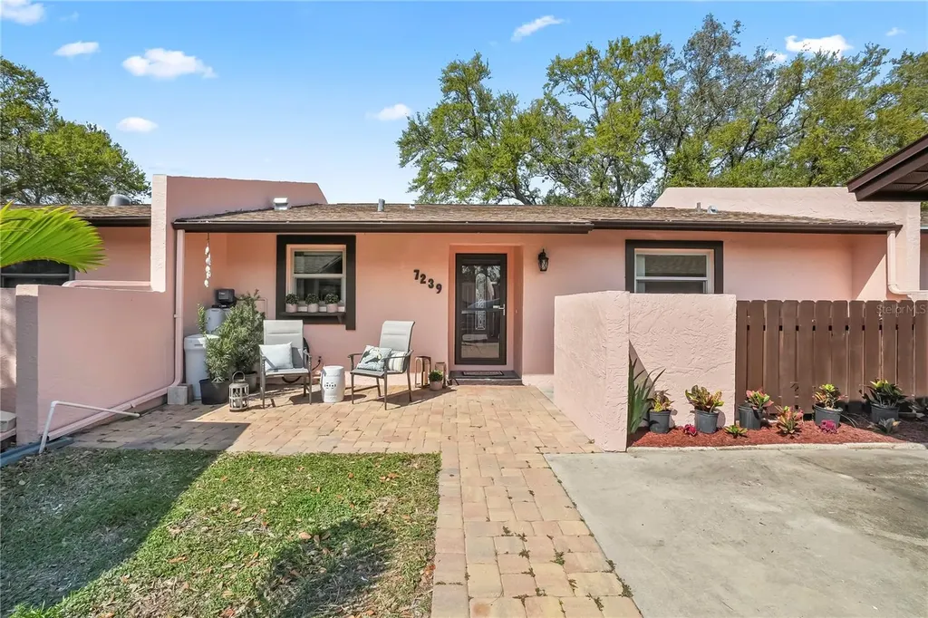 7239 55th Avenue N St Petersburg FL 33709