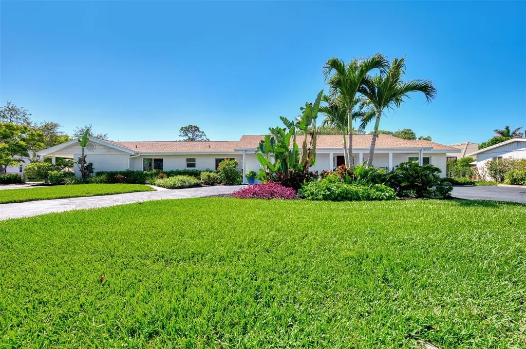 400 Nokomis Avenue S Venice FL 34285