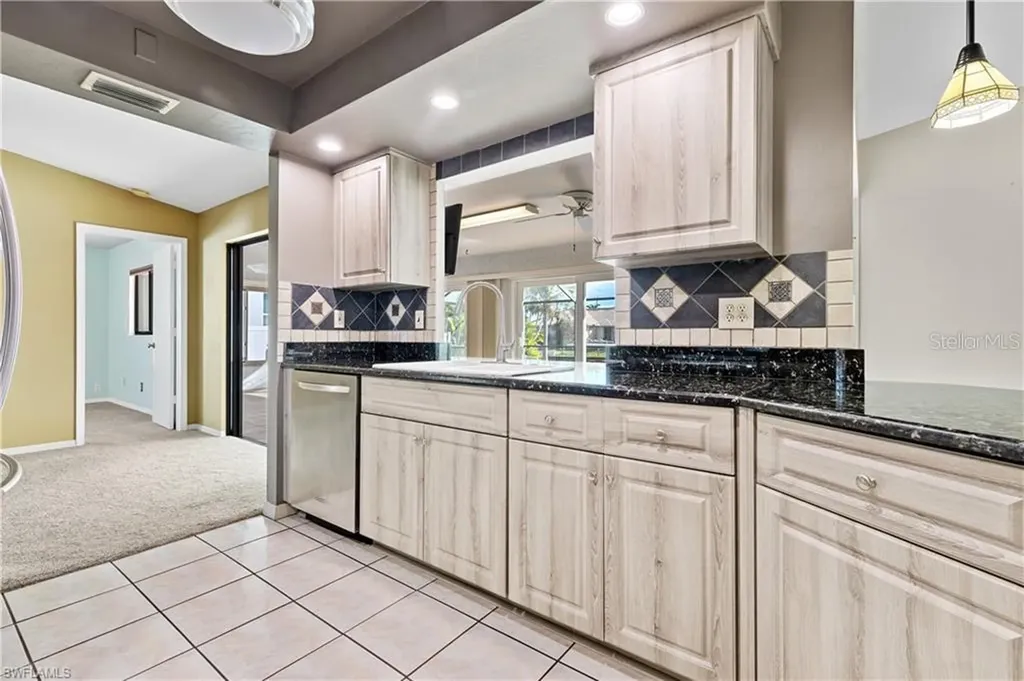 4627 SW 5th Place Cape Coral FL 33914