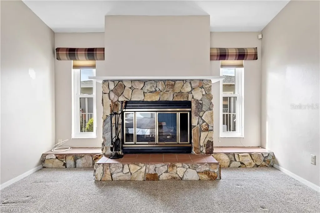 4627 SW 5th Place Cape Coral FL 33914