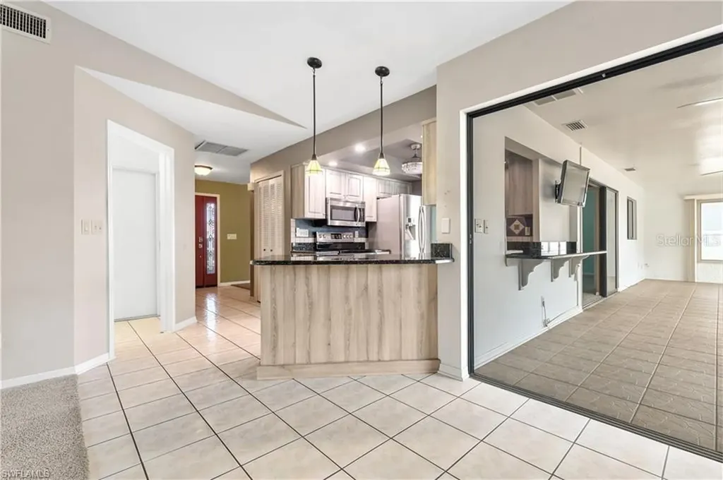 4627 SW 5th Place Cape Coral FL 33914