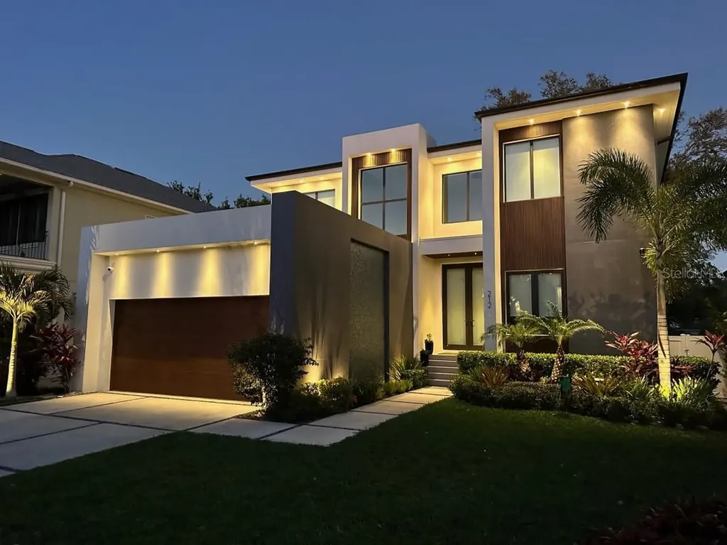212 S Renellie Drive Tampa FL 33609