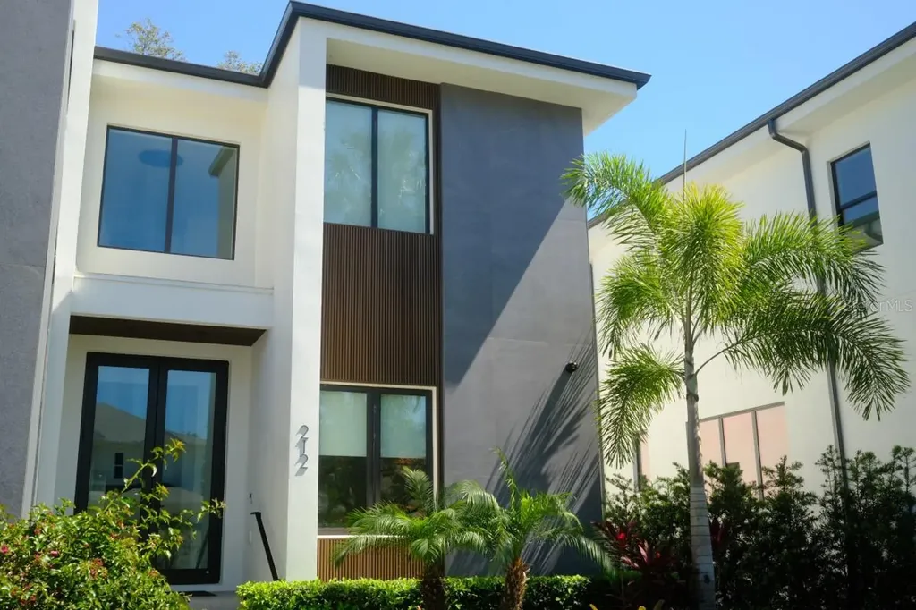 212 S Renellie Drive Tampa FL 33609