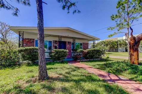 9346 2nd Street N St Petersburg FL 33702