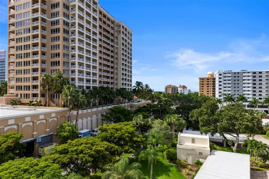 101 Sunset Drive Sarasota FL 34236