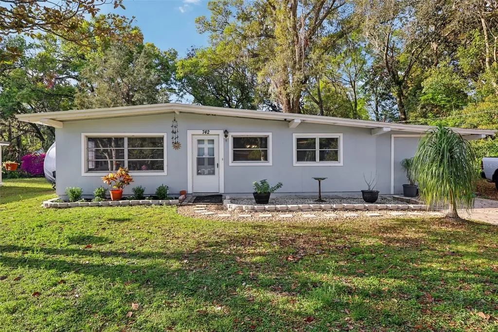 742 Valencia Avenue Orange City FL 32763
