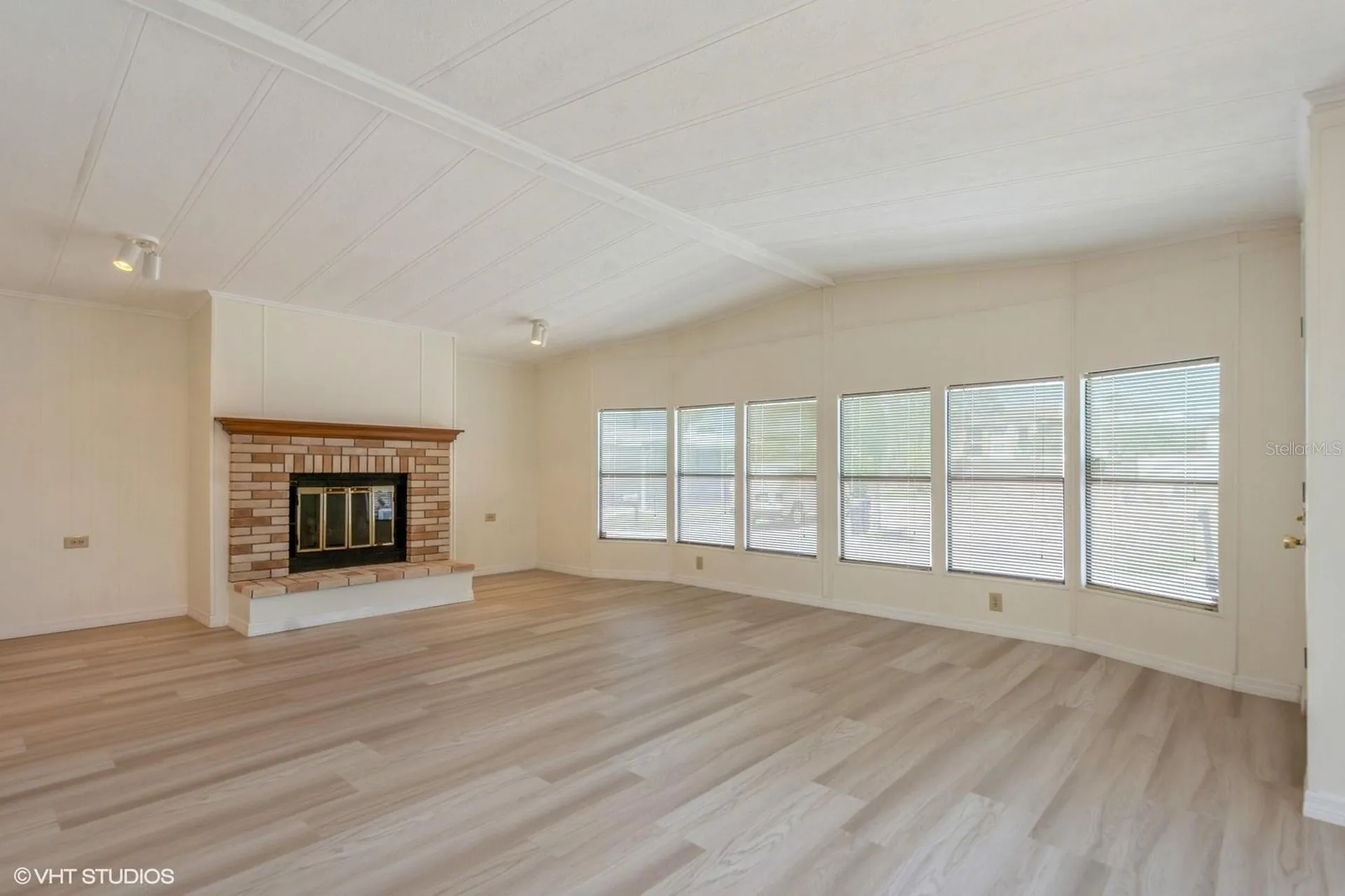 238 Pelican Drive N Oldsmar FL 34677
