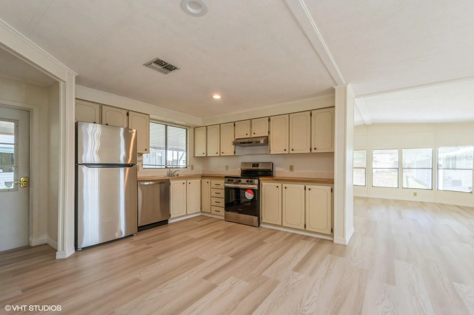 238 Pelican Drive N Oldsmar FL 34677