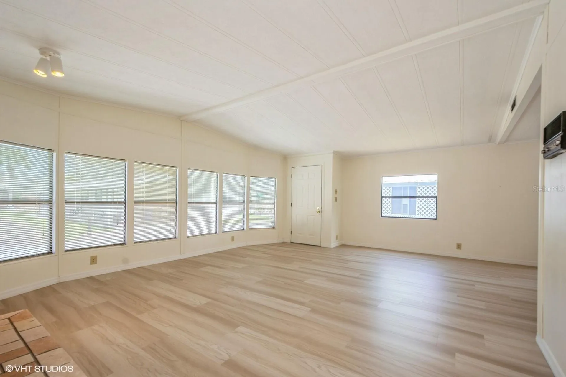 238 Pelican Drive N Oldsmar FL 34677