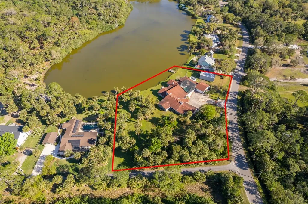 372 Rest Haven Road Geneva FL 32732