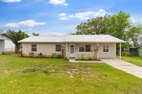 227 Dorothy Street Auburndale FL 33823