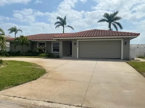 3936 48th Avenue S St Petersburg FL 33711