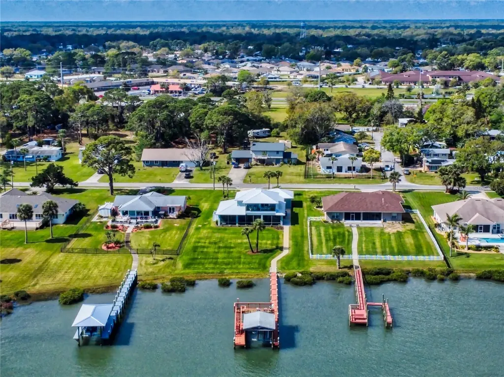 2019 S Riverside Edgewater FL 32141