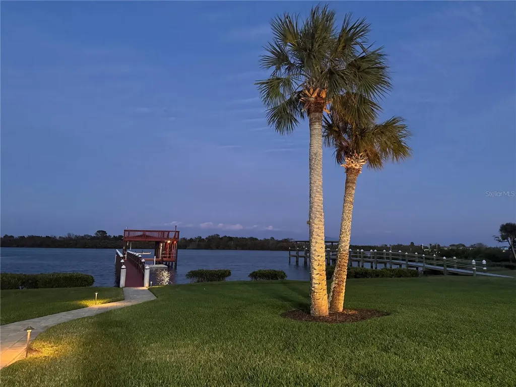 2019 S Riverside Edgewater FL 32141