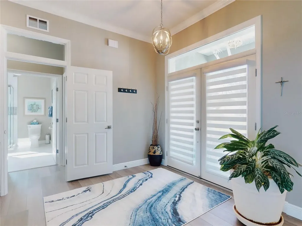 2019 S Riverside Edgewater FL 32141
