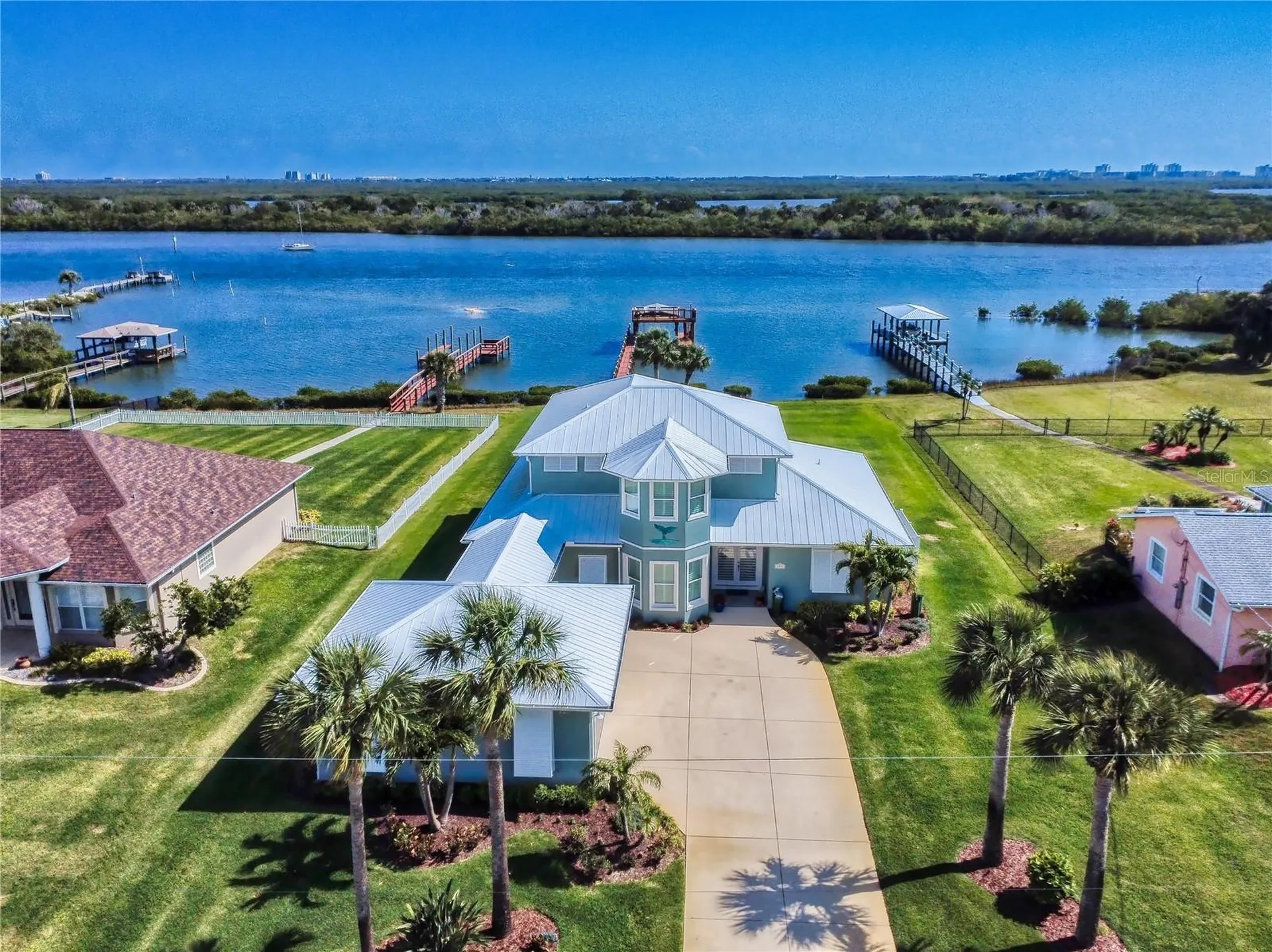 2019 S Riverside Edgewater FL 32141