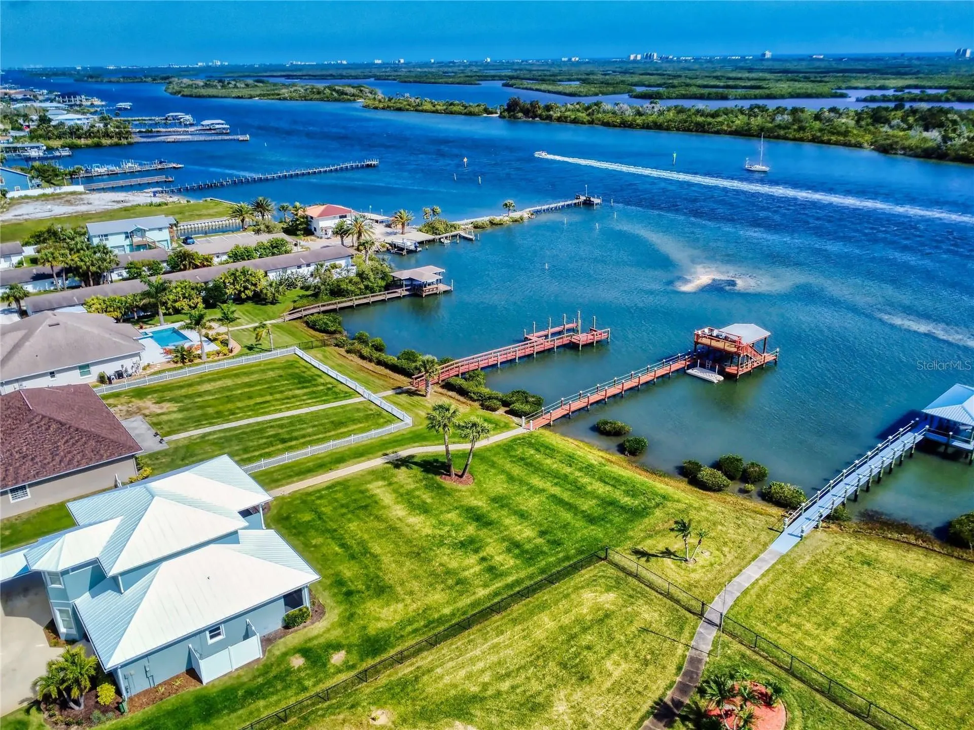 2019 S Riverside Edgewater FL 32141