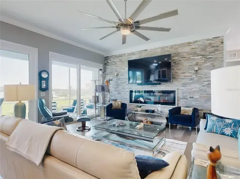 2019 S Riverside Edgewater FL 32141