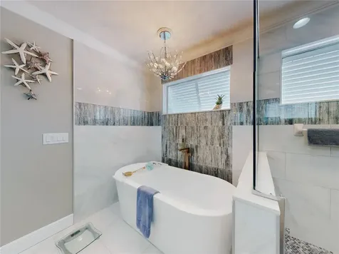 2019 S Riverside Edgewater FL 32141
