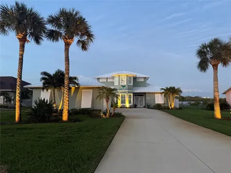 2019 S Riverside Edgewater FL 32141