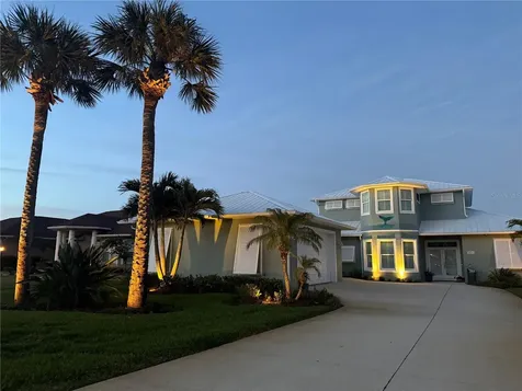 2019 S Riverside Edgewater FL 32141