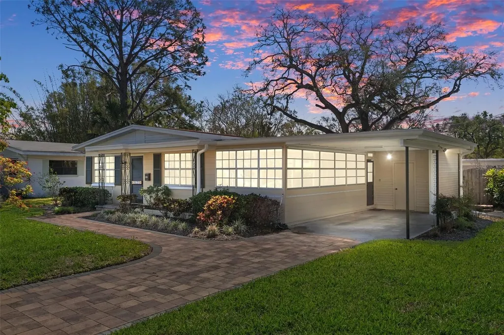 4630 W Bay Villa Avenue Tampa FL 33611