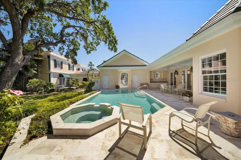 236 Saint James Park Osprey FL 34229