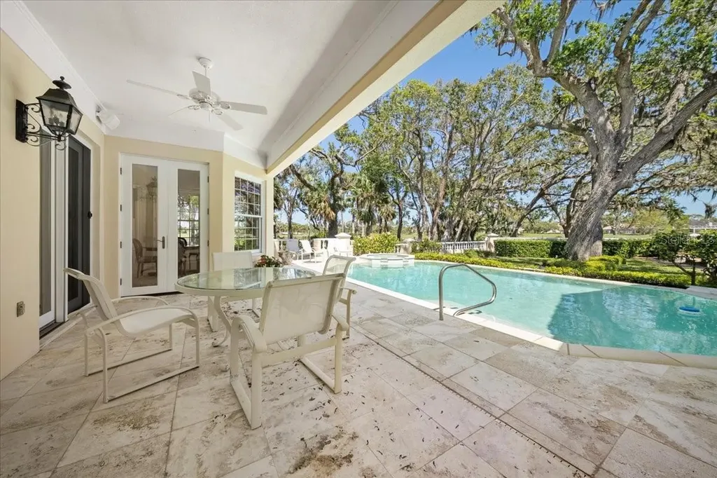 236 Saint James Park Osprey FL 34229