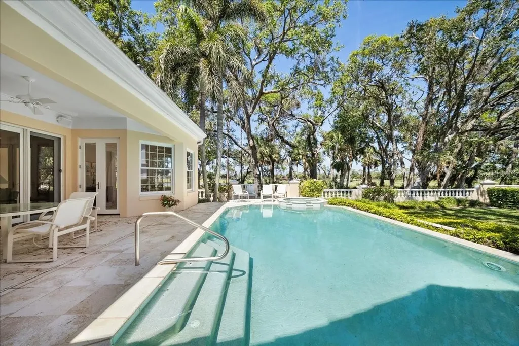 236 Saint James Park Osprey FL 34229
