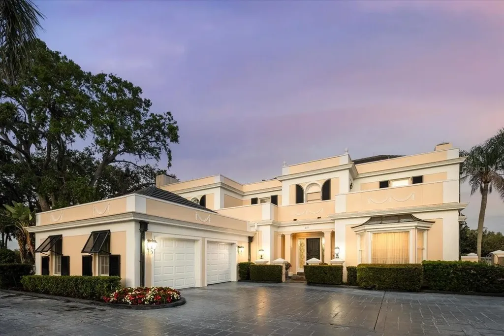 236 Saint James Park Osprey FL 34229