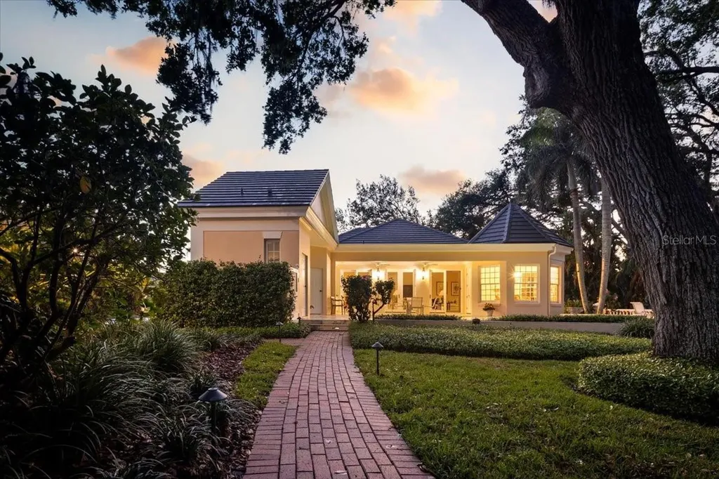 236 Saint James Park Osprey FL 34229