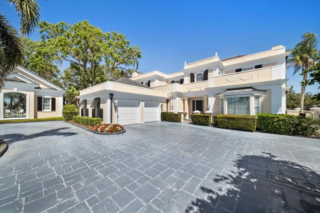 236 Saint James Park Osprey FL 34229