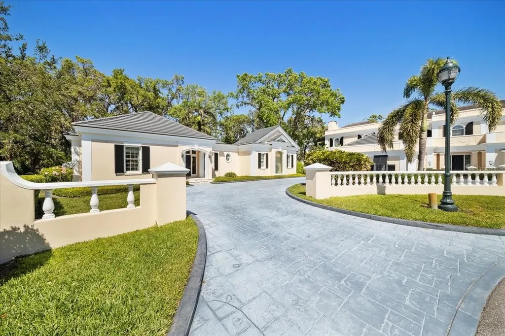 236 Saint James Park Osprey FL 34229