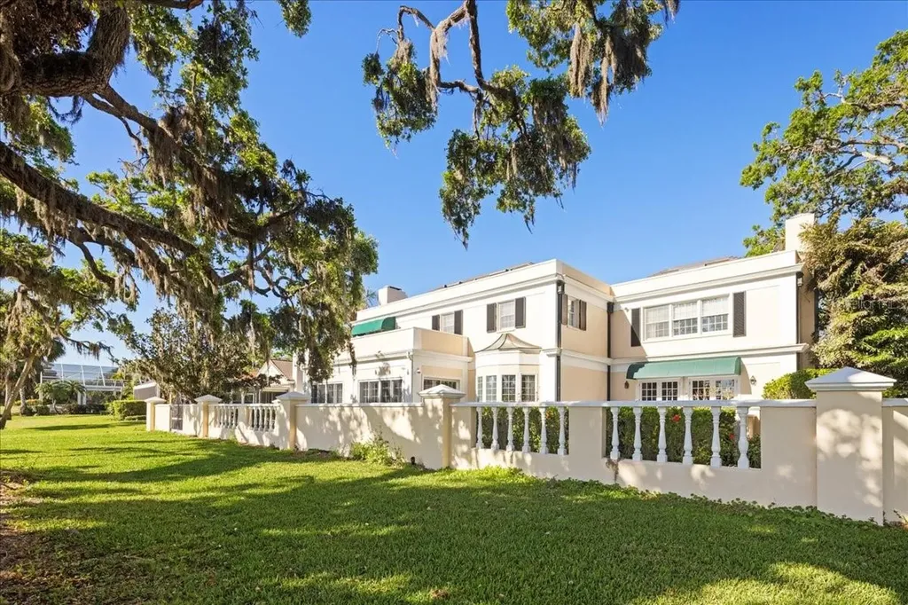 236 Saint James Park Osprey FL 34229