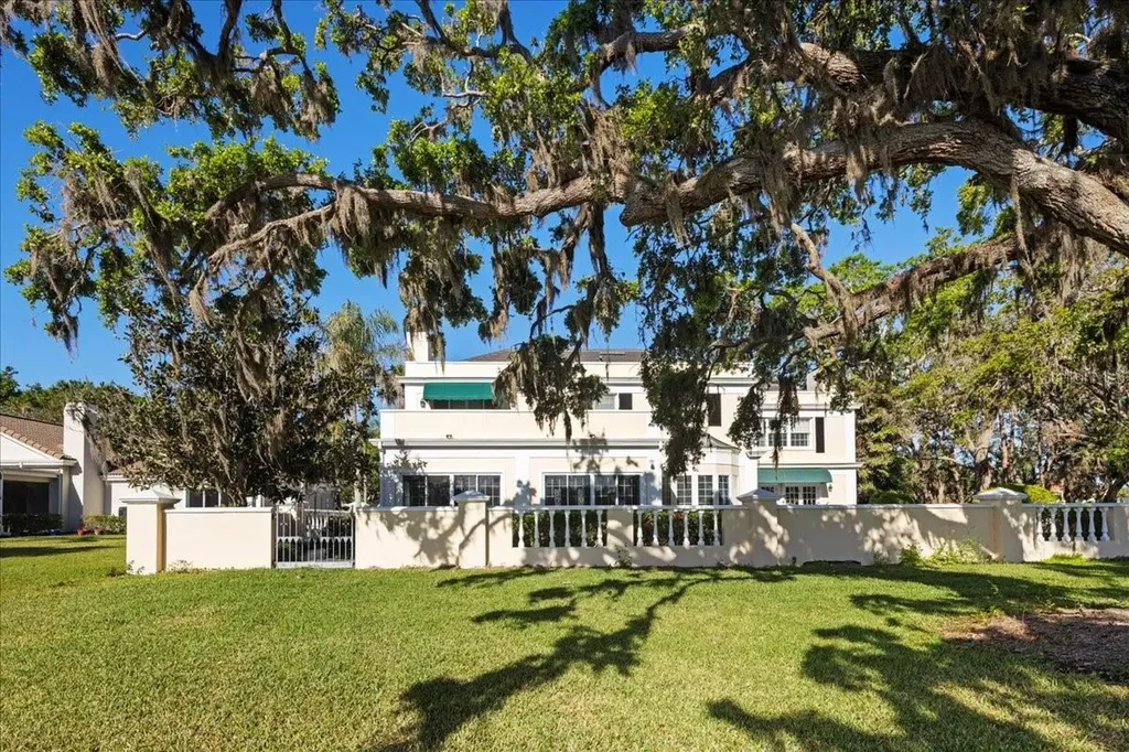 236 Saint James Park Osprey FL 34229