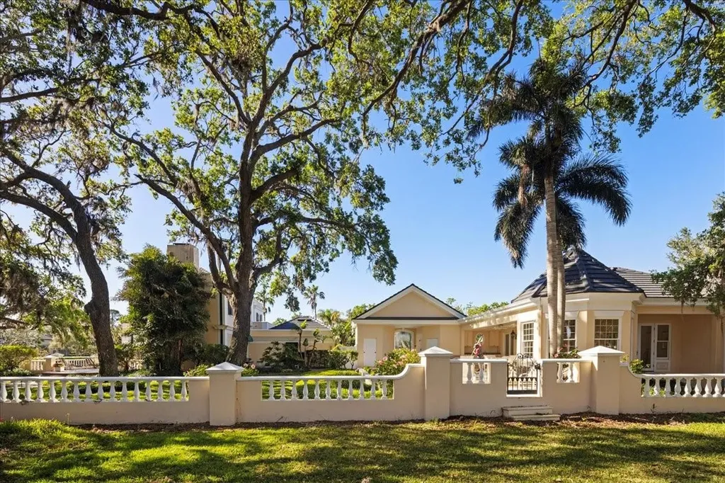 236 Saint James Park Osprey FL 34229