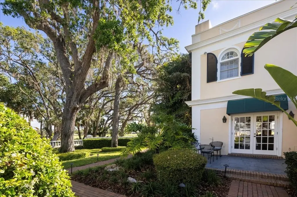 236 Saint James Park Osprey FL 34229