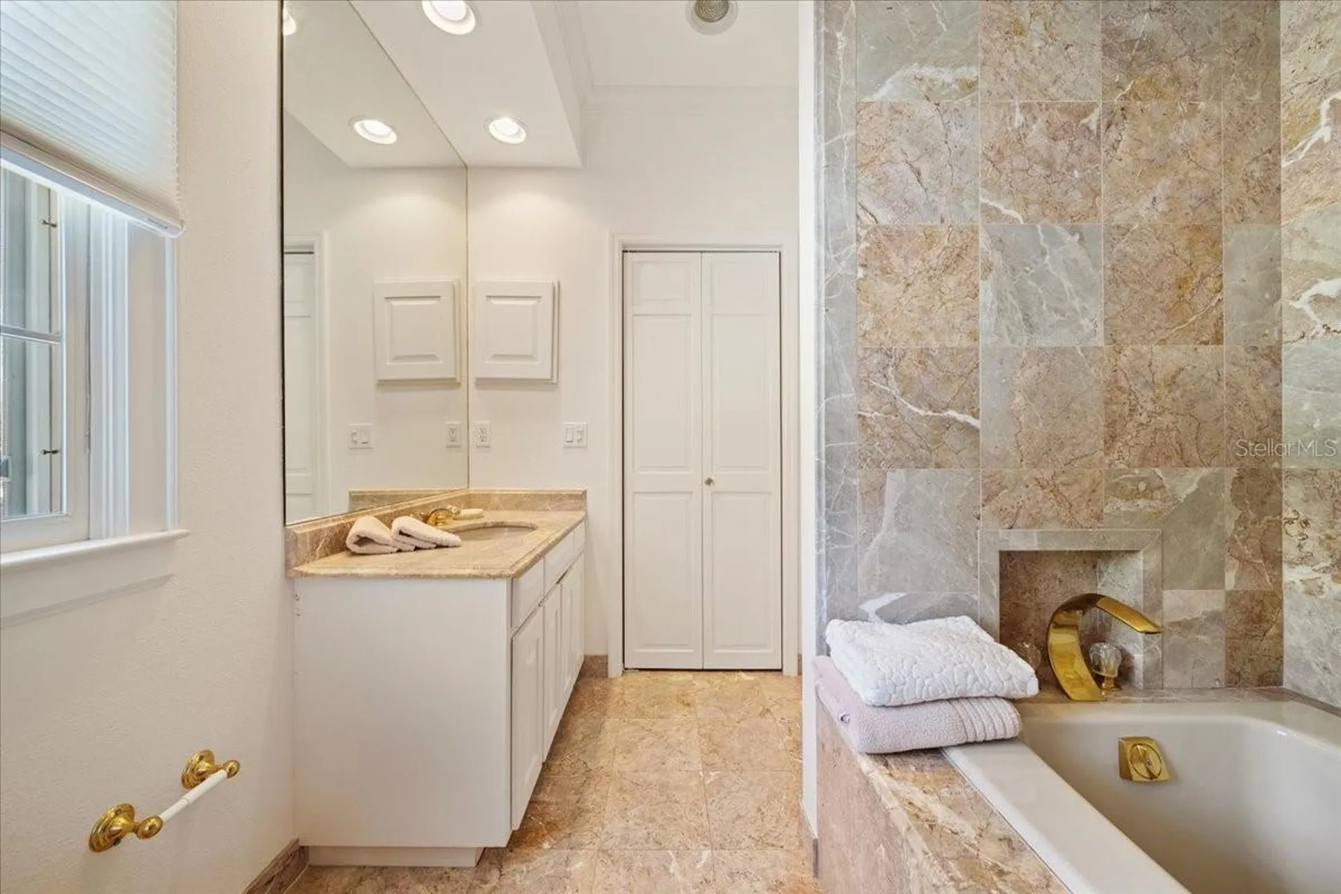 236 Saint James Park Osprey FL 34229