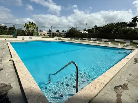 229 Carretera #2 Guaynabo PR 00966