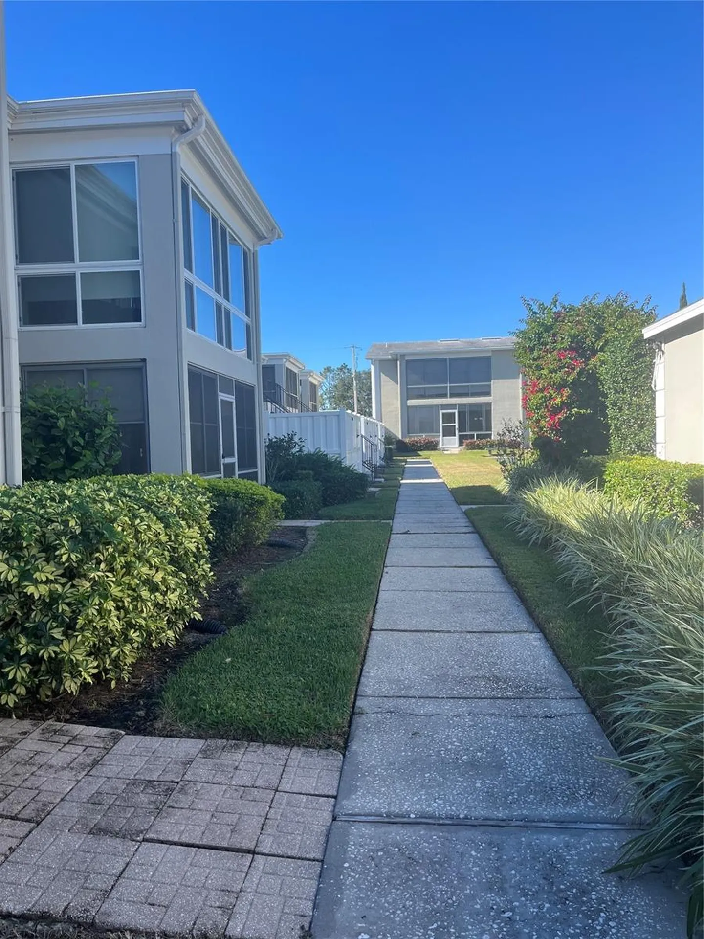 689 Lake Howard Drive NW Winter Haven FL 33880