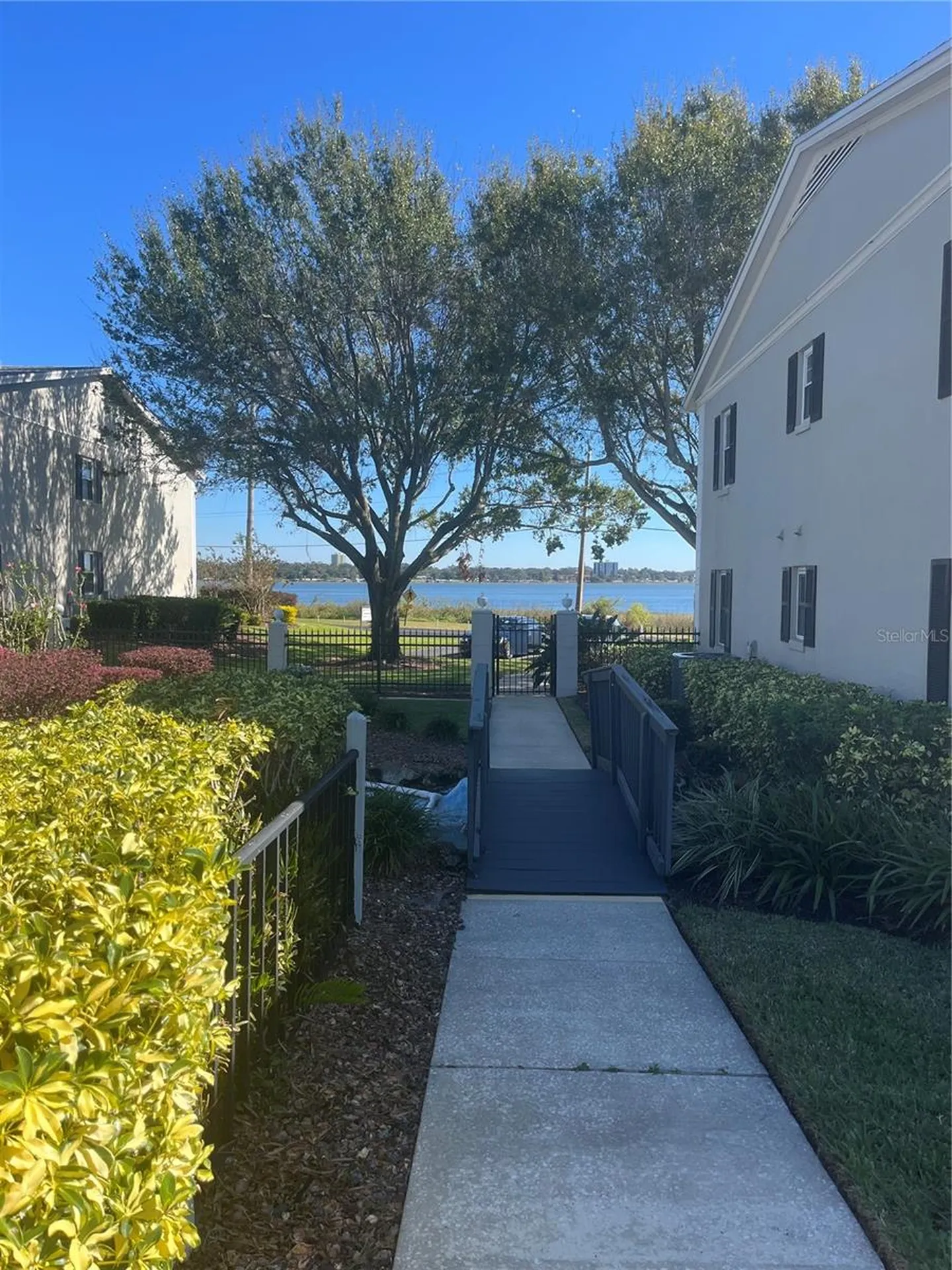 689 Lake Howard Drive NW Winter Haven FL 33880