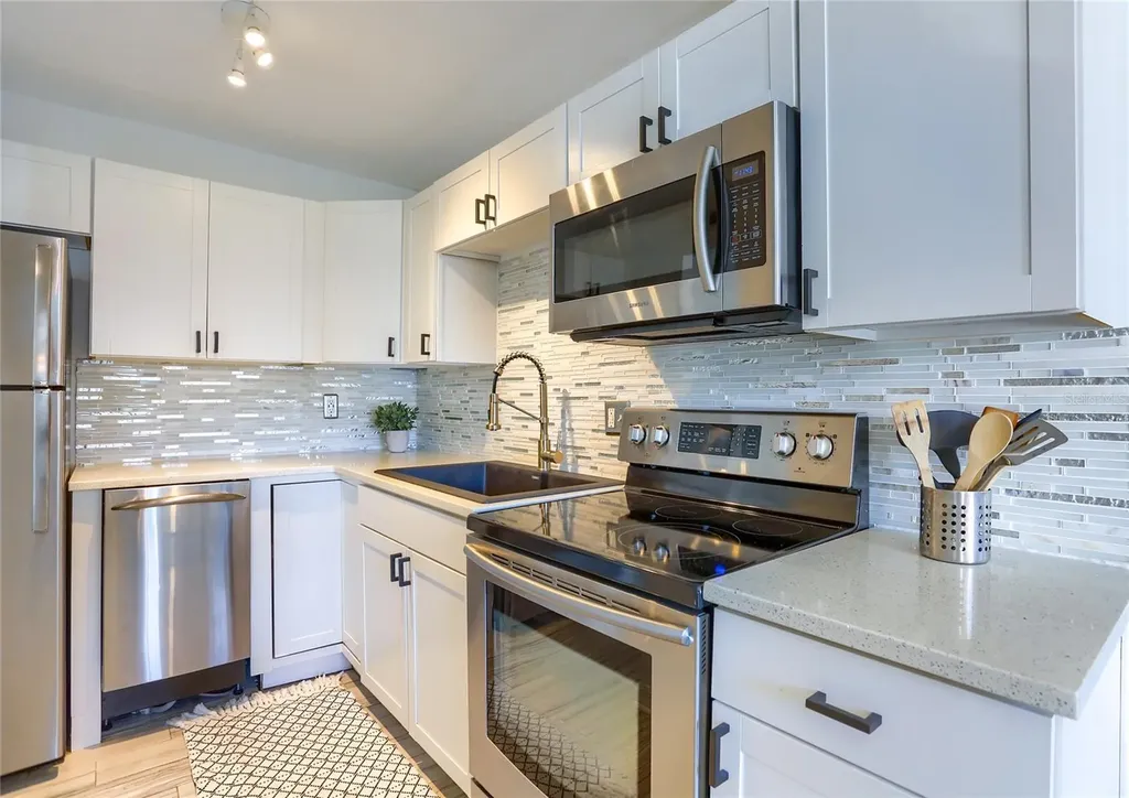 4975 Cobia Drive SE St Petersburg FL 33705