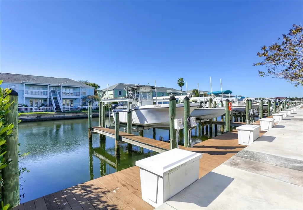 4975 Cobia Drive SE St Petersburg FL 33705